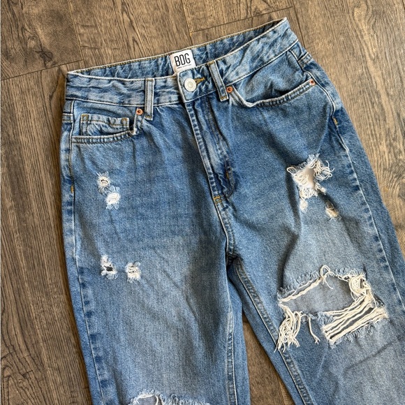Urban Outfitters BDG Mom High Rise Jeans - Picture 2 of 4
